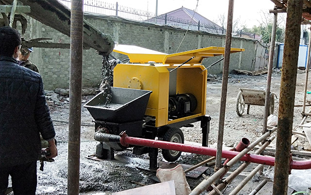 小型混凝土輸送泵車